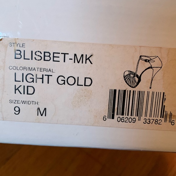 BCBG gold heels size 9 - Picture 6 of 10